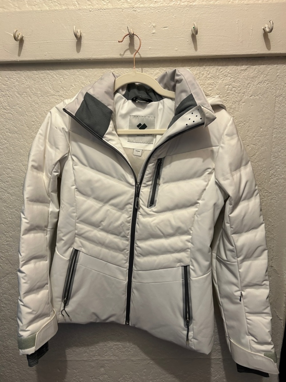 Obermeyer White Puffer Jacket with Gray Trim